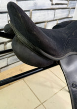 Load image into Gallery viewer, 17” XXW Thorowgood Maxam GP Saddle - Black - Extra Extra Wide -