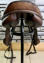 Load image into Gallery viewer, 17” +1.5 (MW) Amerigo Vega Monoflap Jump Saddle - Brown