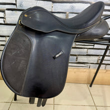 Load image into Gallery viewer, 16 1/2” XW/Changeable Gullet Wintec Wide Cob GP Saddle - Black - Flocked - 4 Strap