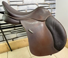 Load image into Gallery viewer, 17” XW/Changeable Gullet Wintec 500 VSD GP Saddle - Brown - Cair - Extra Wide