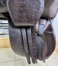 Load image into Gallery viewer, 17” Wide Ideal 1350 GP Saddle - Brown