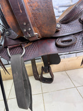 Load image into Gallery viewer, 15” Western Saddle, K&amp;B Saddlery, Iowa -Round Skirt- SQB - Brown
