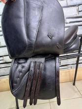 Load image into Gallery viewer, 17 1/2” Wide Albion Selecta WH/GP/Jump Saddle - Brown