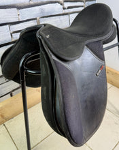 Load image into Gallery viewer, 17” Wide  HiLite Elite Cob Flexi GP Saddle - Black - Extra Wide