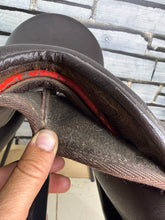 Load image into Gallery viewer, 14 1/2” Wide Changeable Gullet Wintec Pony GP Saddle -Brown- Flocked
