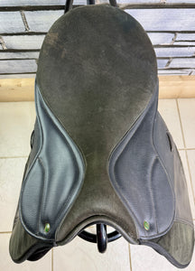 16 1/2” Wide Eclipse Suede & Synthetic GP Saddle - Black