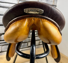 Load image into Gallery viewer, 18 1/2” Medium (Fit 30) Stubben Siegfried Extra GP/Jump Saddle - Black/Tan