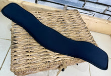 Load image into Gallery viewer, Curved Memory Foam Anatomic Soft Dressage Girth - Black