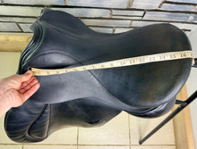 Load image into Gallery viewer, 17” MW-Wide Symmonds Designer GP/VSD Saddle - Black