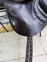 Load image into Gallery viewer, 17” Medium Albion K3 MonoFlap Jump Saddle - Brown