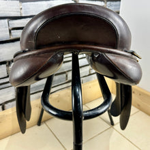 Load image into Gallery viewer, 16 1/2” MW Novus WH/VSD Saddle - Brown