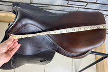 Load image into Gallery viewer, 16 1/2” MW GFS English Close Contact Jump Saddle - Brown