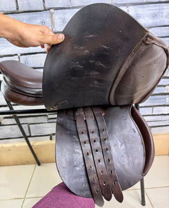 16 1/2” Medium English Close Contact Jump Saddle - Black