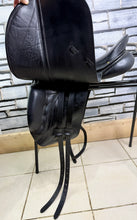 Load image into Gallery viewer, 17 1/2” Medium Albion SL Dressage Saddle - Black - Big Blocks