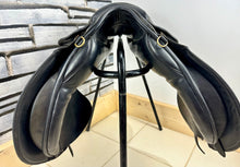 Load image into Gallery viewer, 17 1/2” MW Ideal VSD Saddle - Black