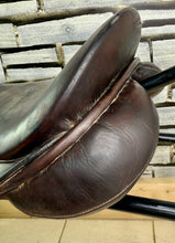 Load image into Gallery viewer, 16 1/2” MW English GP Saddle - Brown