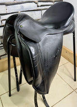 Load image into Gallery viewer, 18” Medium Ideal Suzannah Dressage Saddle - Black