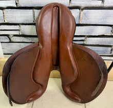 Load image into Gallery viewer, 17” Futurity Full Tree Racing Saddle - Tan - Soft Foam Panels