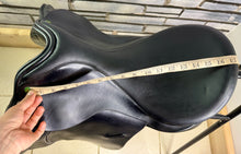 Load image into Gallery viewer, 17 1/2” MW Ideal 1350 GP Saddle - Black - Big Blocks - English Leather