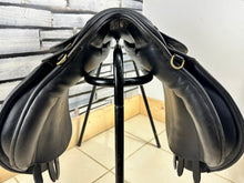 Load image into Gallery viewer, 17” Wide Ideal Classic GP Saddle - Black