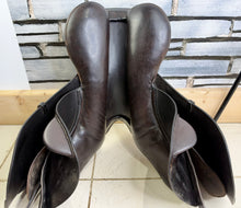 Load image into Gallery viewer, 17 1/2” MW Albion Kontrol Jump Saddle - Brown - Double Flap - Big Blocks