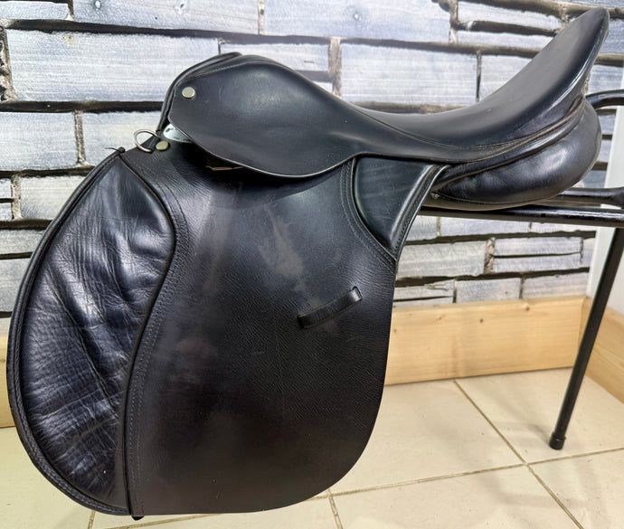 17 1/2” XW M&J Saddlery English GP Cob Saddle - Black