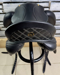 17 1/2” Wide Stride Free Elite Dressage Saddle - Black