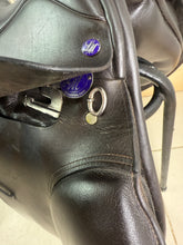 Load image into Gallery viewer, 17 1/2” MW/Fit 2 Lavinia Mitchell Jump Saddle - Brown