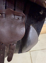 Load image into Gallery viewer, 17” MW Frank Baines Jump Saddle - Brown