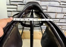 Load image into Gallery viewer, 17” Medium Morris &amp; Nolan Close Contact Jumping Saddle - Brown