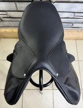 Load image into Gallery viewer, 16 1/2” MW Antares Connexion Monoflap Pony Jump Saddle - Black - Medium Wide