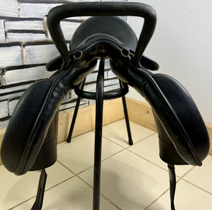 17” Wide GZS Para/RDA/Learner Saddle - Black