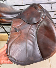Load image into Gallery viewer, 17” +1 (MW) Equipe Synergy Jump Saddle - Brown - Double Flap