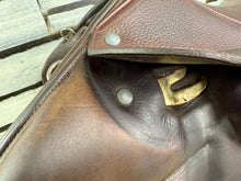 Load image into Gallery viewer, 16 1/2” MW Childeric CFSC Monoflap Jump Saddle - Brown