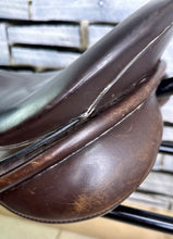 Load image into Gallery viewer, 17” Wide Farrington/Shires GP Saddle - Brown