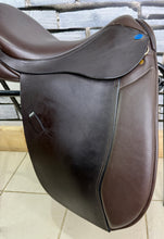Load image into Gallery viewer, 17 1/2” MW Patrick Wilkinson VSD/WH Saddle - Brown