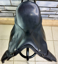 Load image into Gallery viewer, 15” Wide Forrester Pony GP Saddle - Black - Deep Seat, Good Blocks - English Made
