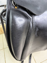 Load image into Gallery viewer, 17 1/2” Medium Heritage Yin-Yang Dressage Saddle - Black