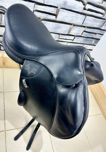 17 1/2” MW Voltaire Lexington Monoflap Jump Saddle - Black