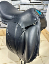 Load image into Gallery viewer, 17” MW Voltaire Adelaide Monoflap Dressage Saddle - Black