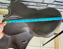 Load image into Gallery viewer, 16 1/2” Wide/Changeable Gullet Wintec Pony GP Saddle - Brown