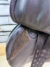 Load image into Gallery viewer, 17 1/2” MW Albion Kontact Dual/Double Flap Jump Saddle - Brown