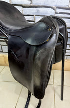 Load image into Gallery viewer, 17” Wide Farrington Kentucky Dressage Saddle - Black