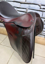Load image into Gallery viewer, 17 1/2” XW Frank Baines Enduro GP Saddle - Brown - Endurance/Trec