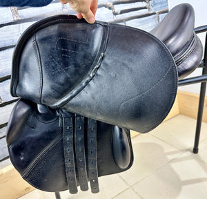 17” M Prestige X-Perience Jump Saddle - Black