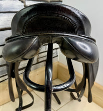 Load image into Gallery viewer, 18” MN Albion Style Dressage Saddle - Black