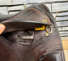 Load image into Gallery viewer, 18” Wide Black Country Working Hunter Saddle - Brown