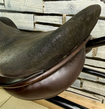Load image into Gallery viewer, 18” Wide-XW Ideal VSD/WH H&amp;C Saddle -Brown- Suede Seat