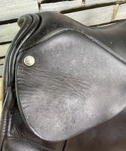Load image into Gallery viewer, 18” MW Ryder WH/VSD Saddle - Brown