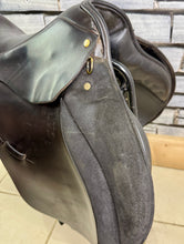 Load image into Gallery viewer, 18” NM Albion Legend GP/Jump Saddle - Brown - TB/ROR/Hunt - Narrow-Medium